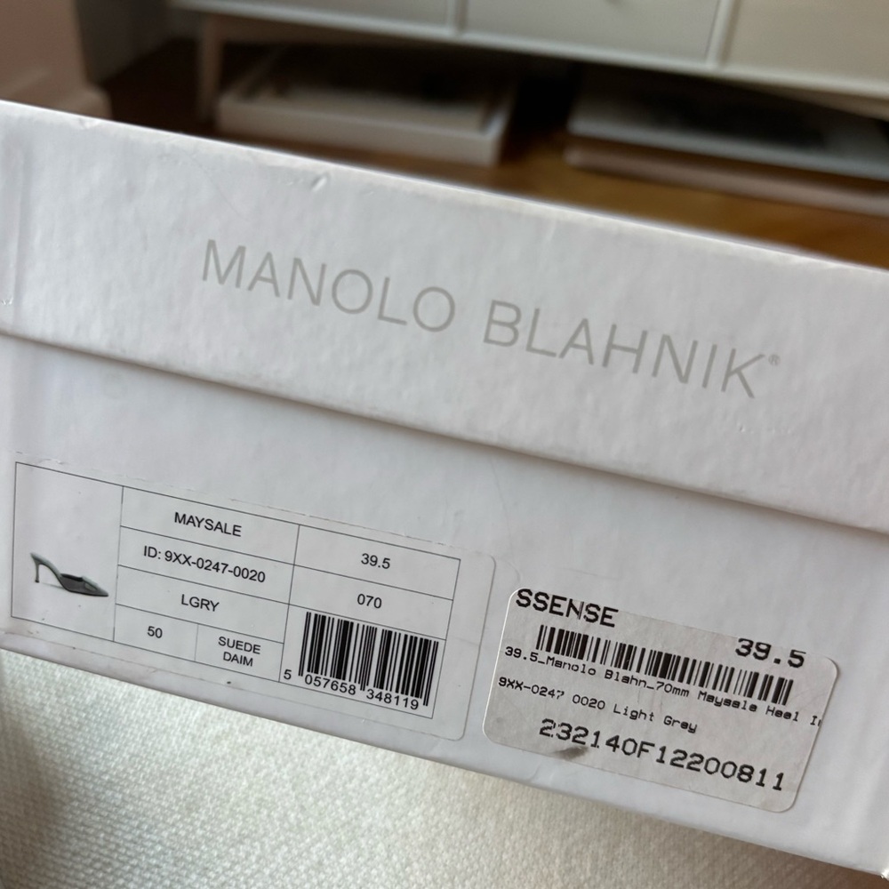 EUC Manolo Blahnik suede Maysale pumps, size 39.5 - Picture 3 of 4